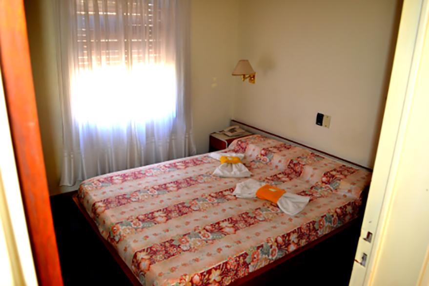 Hotel Riviera Córdoba Kültér fotó